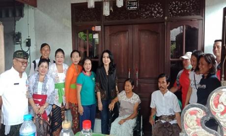 PENYERAHAN BANTUAN OLEH KETUA K3S