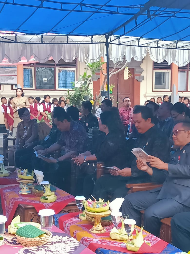 PENYERAHAN KIA YANG TERINTEGRASI DENGAN SIDARLING DI SD NEGERI 2 SESETAN