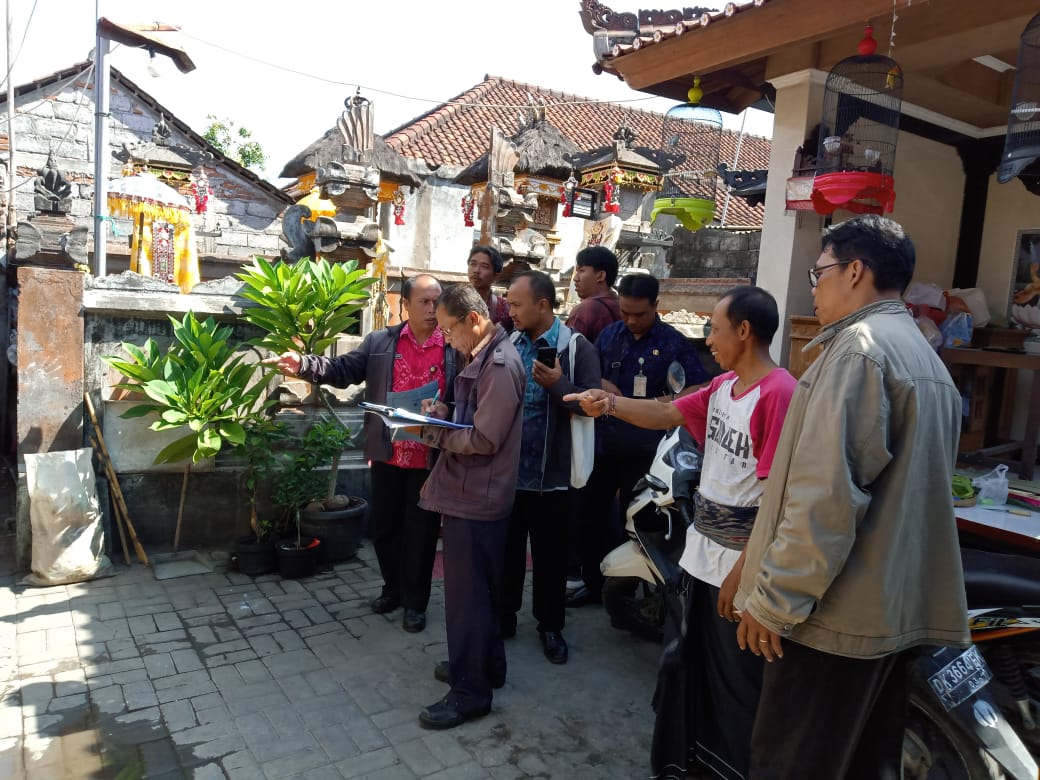 PENINJAUAN OLEH TIM BEDAH RUMAH KE RUMAH WARGA