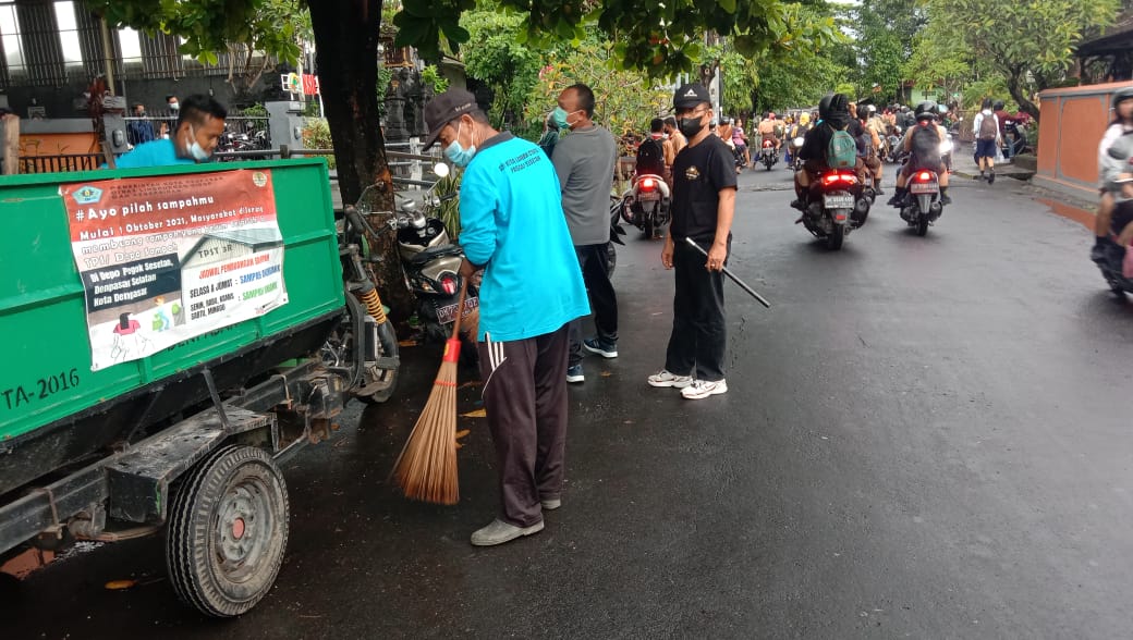 Sambut Rahina Tumpek Uye, Sesetan Adakan Kerja Bakti Bersama