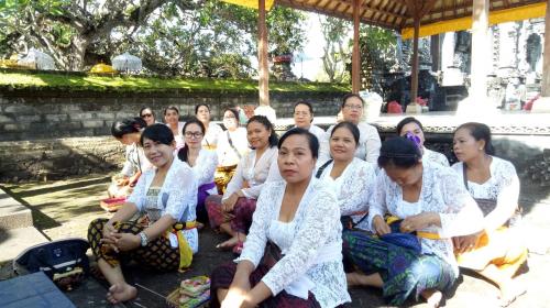 TIRTAYATRA PKK KELURAHAN SESETAN (PURA GEGER, PURA GUNUNG PAYUNG, PURA ULUWATU)